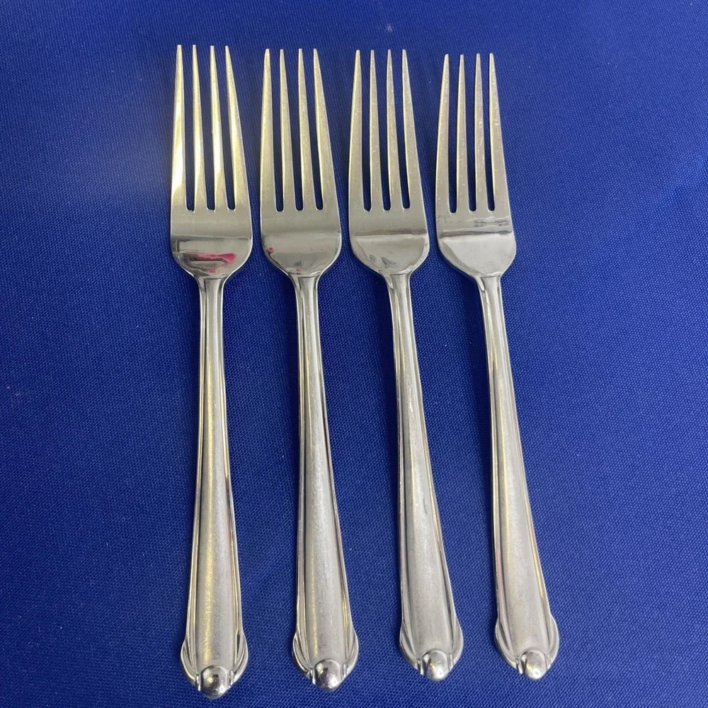 (4) Dinner Forks Mikasa CLASSICO Satin Stainless Flatware 18/0 Indonesia Silver‎